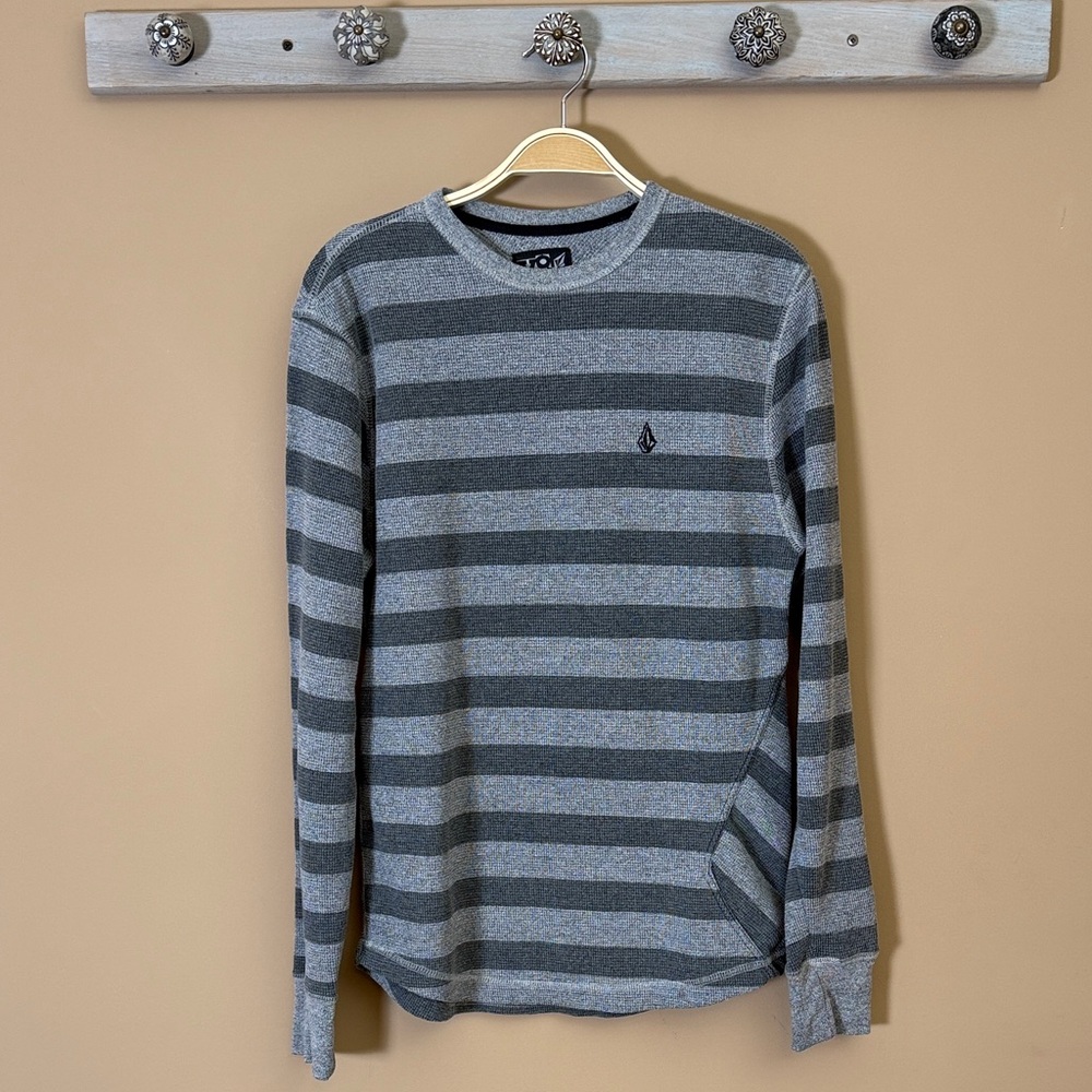 Volcom Men’s Gray & Dark Gray Striped Long-Sleeve Crew
